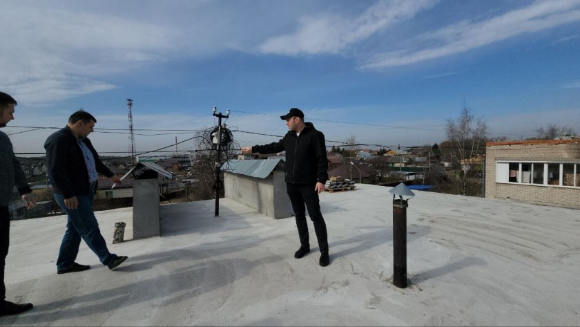 Красногорские партийцы проконтролировали ремонт крыш в Козино