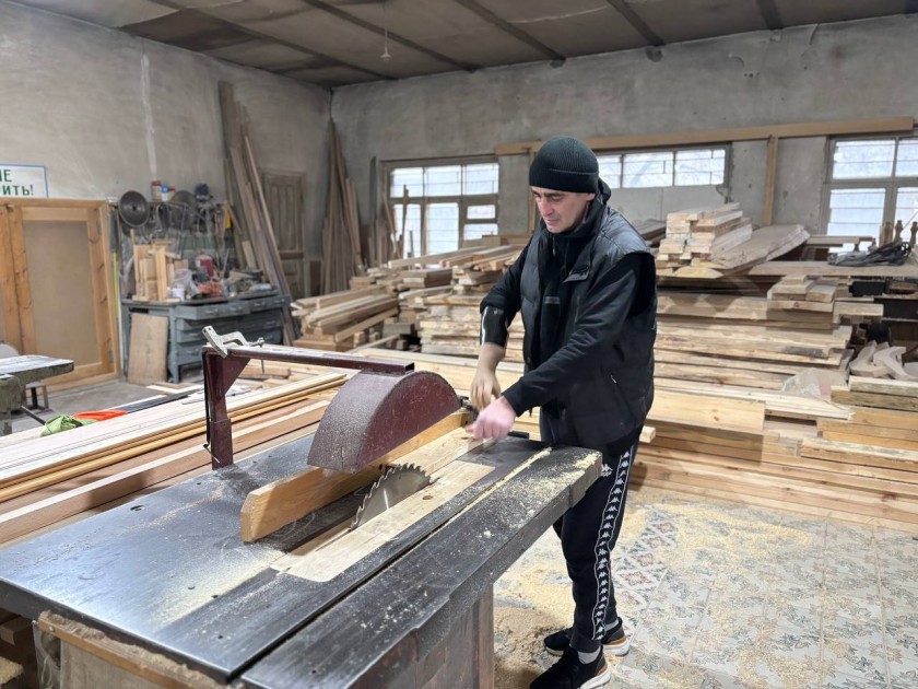 Социальный контракт – одна из самых востребованных мер поддержки, которую государственный фонд «Защитники Отечества» оказывает ветеранам СВО.