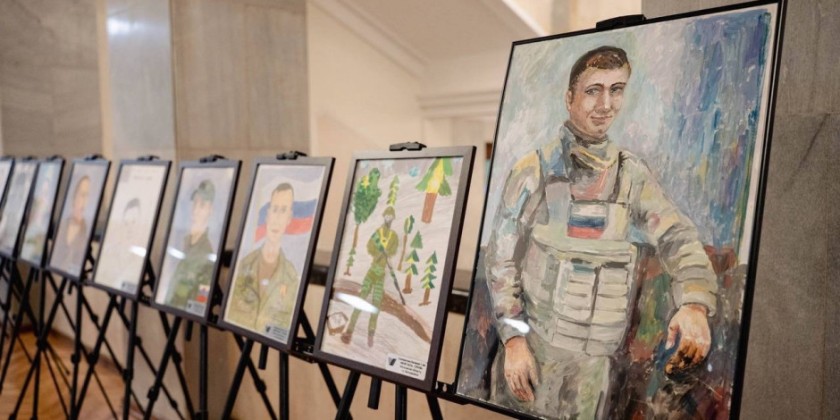 В Государственной Думе открылась выставка «Мой папа – Герой!»