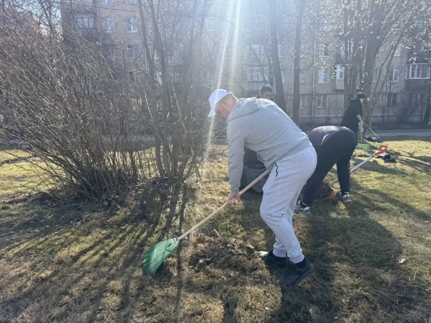 Красногорск: с метлами и краской наводим чистоту