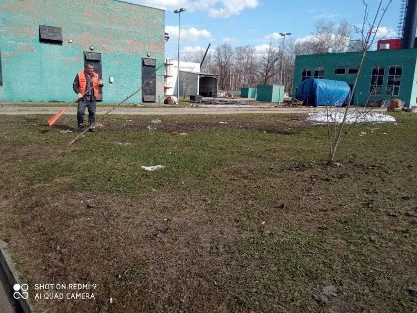 Сотрудники торговых центров присоединились к субботнику