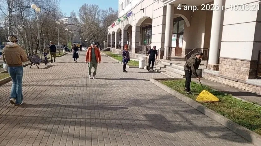 Сотрудники торговых центров присоединились к субботнику