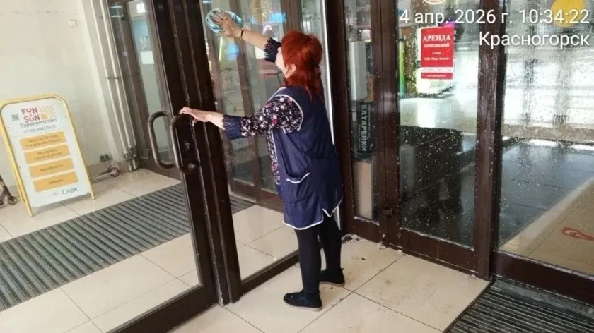 Сотрудники торговых центров присоединились к субботнику