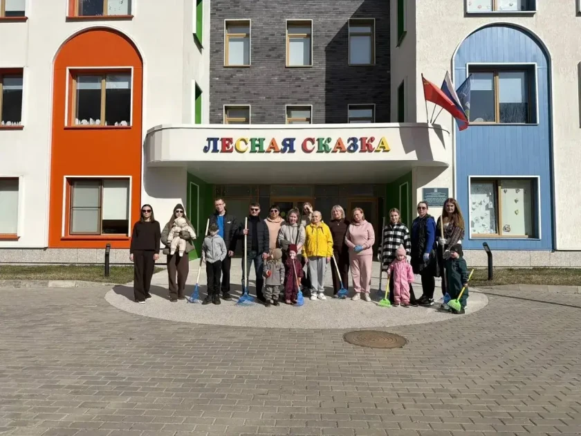 Образовательные учреждения округа присоединились к субботникам