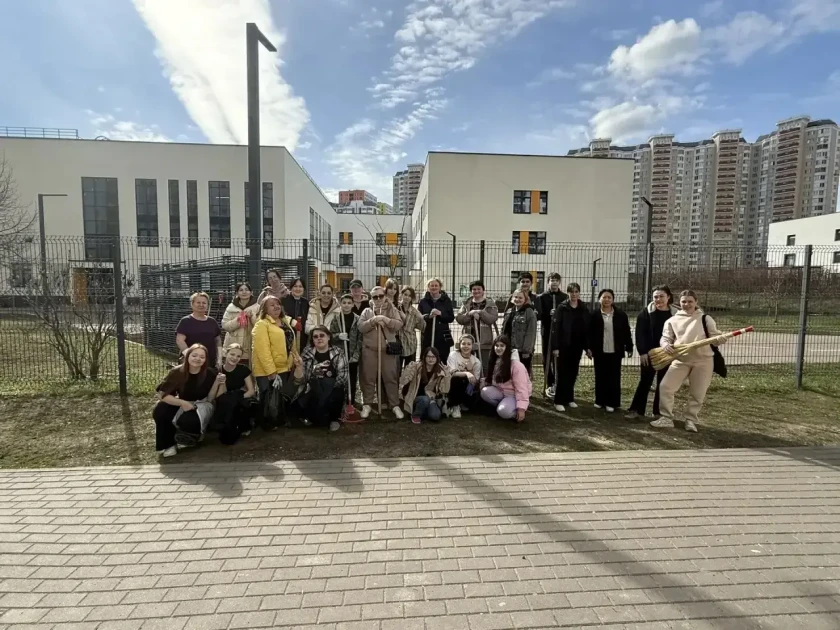 Образовательные учреждения округа присоединились к субботникам