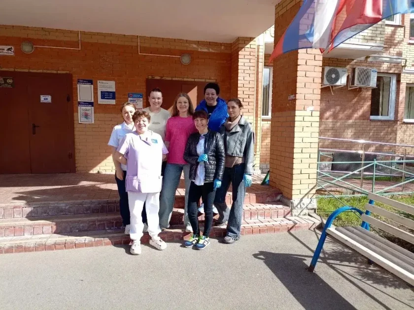 Во врачебной амбулатории «Архангельское», как и во всех подразделениях Красногорской клинической больницы, прошёл субботник