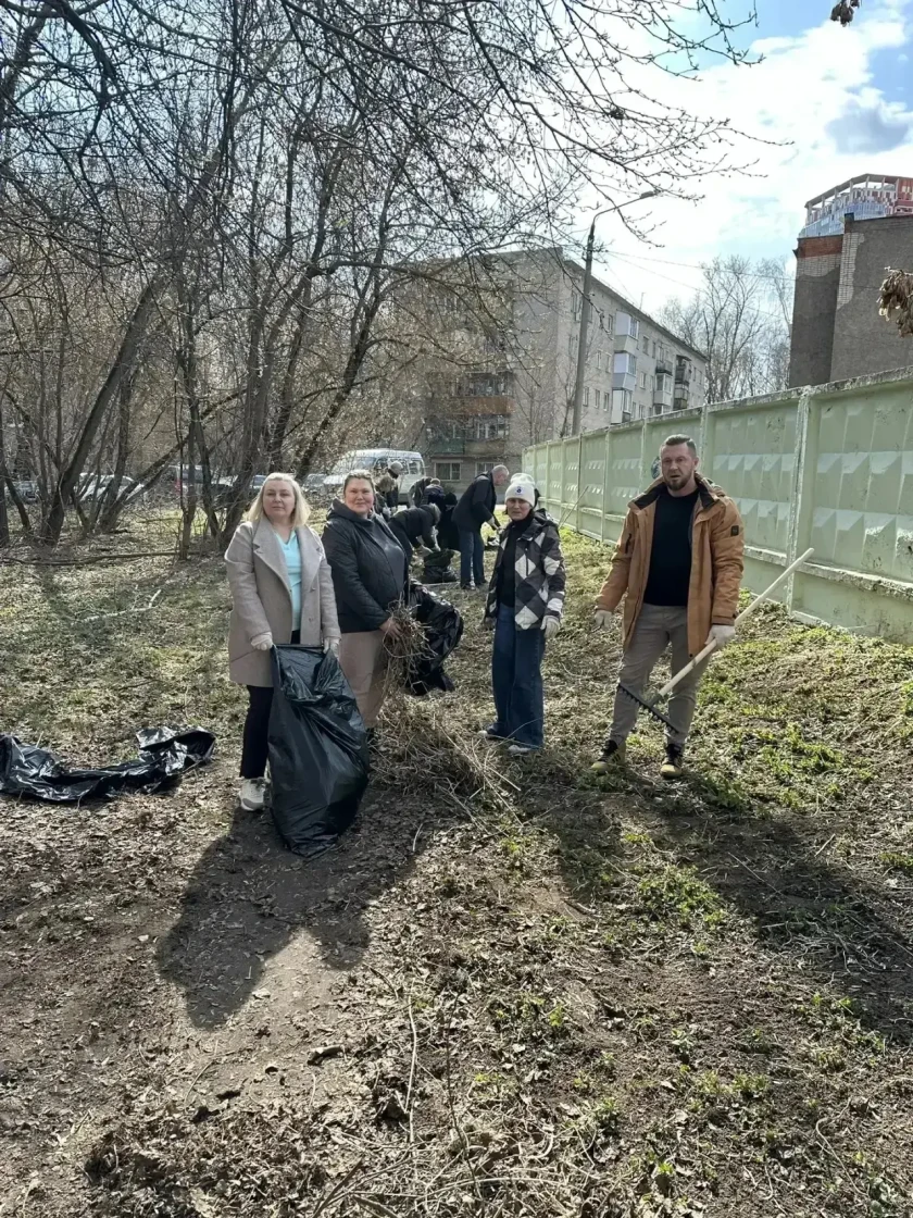 Сотрудники «Красногорской теплосети» приняли участие в месячнике чистоты
