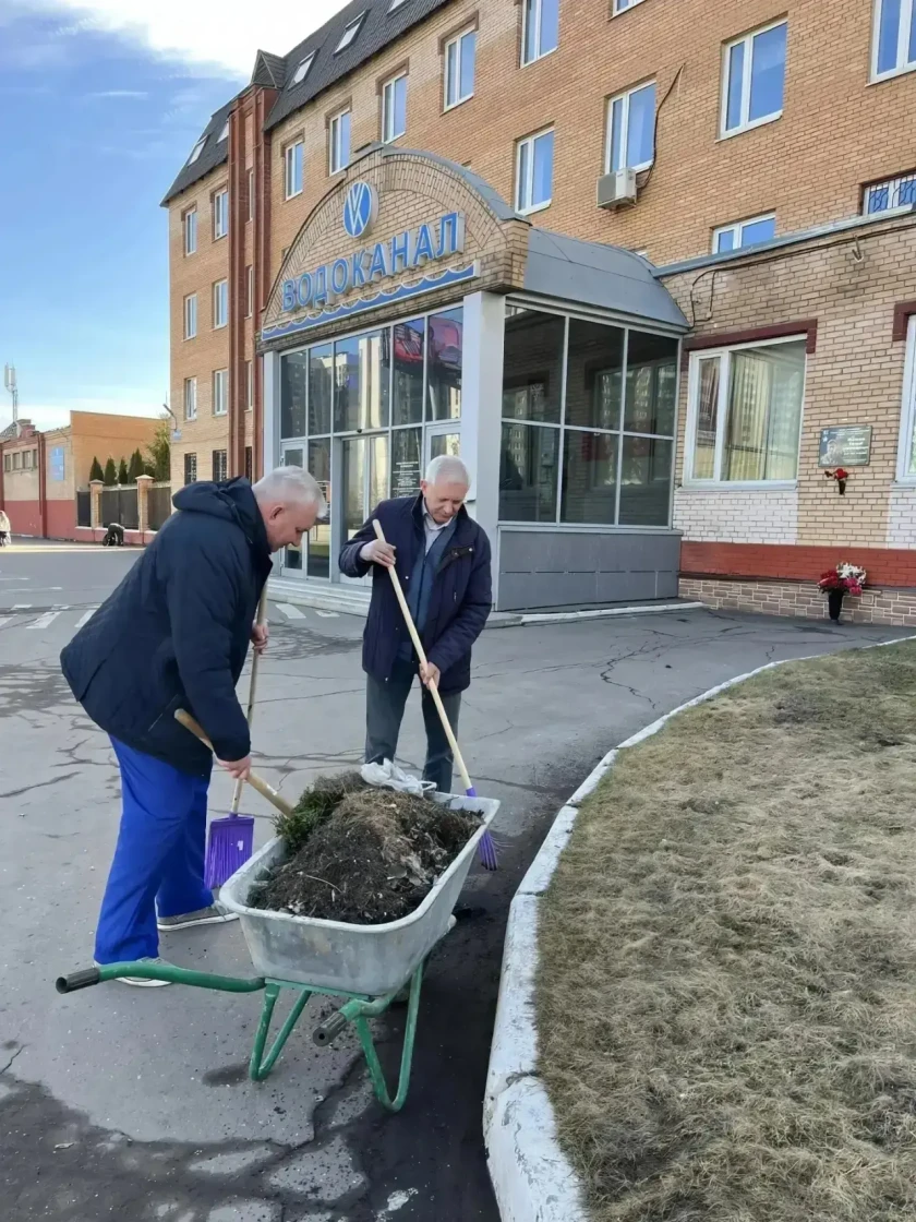 Сотрудники АО «Водоканал» присоединились к месячнику благоустройства