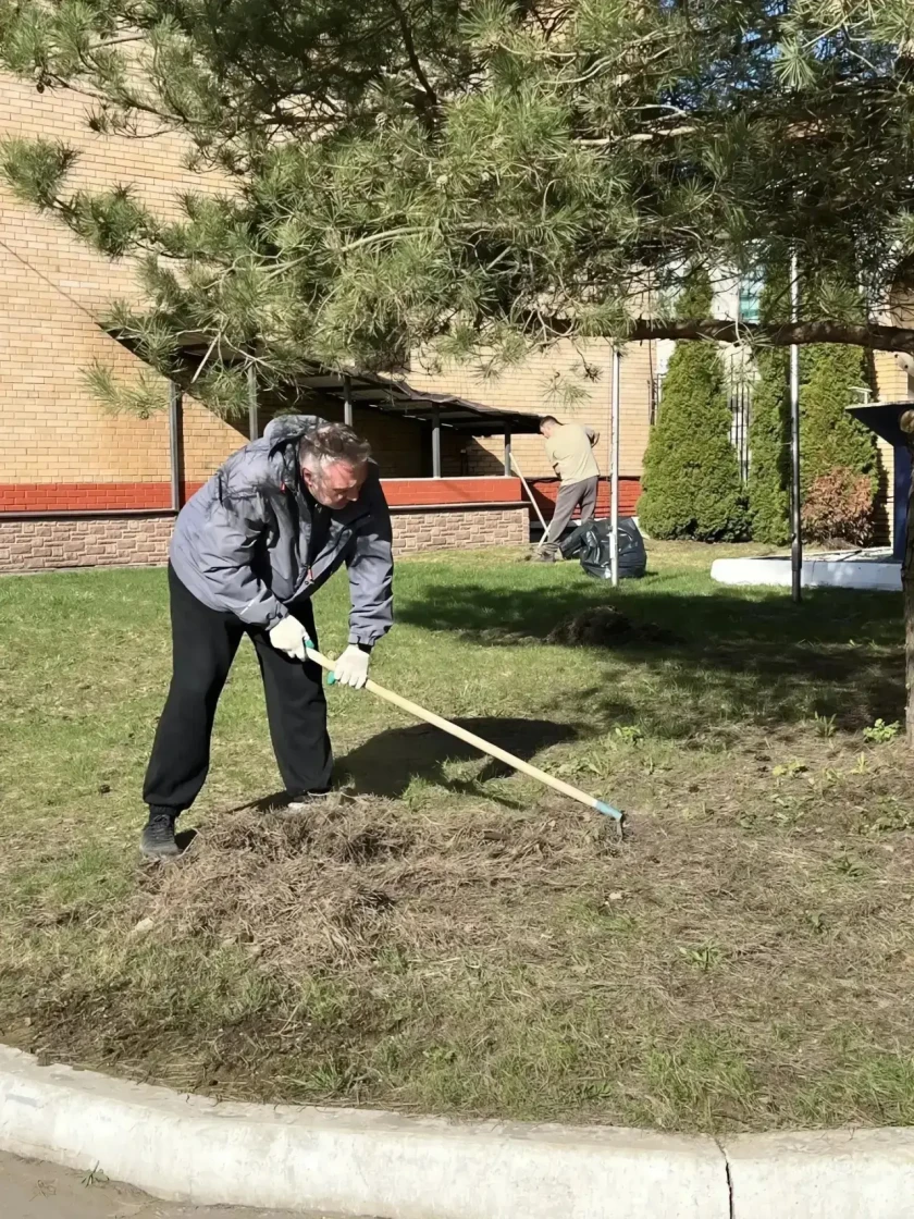 Сотрудники АО «Водоканал» присоединились к месячнику благоустройства