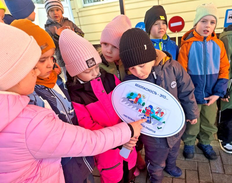 Госавтоинспекторы Красногорска провели тематическое занятие с дошкольниками