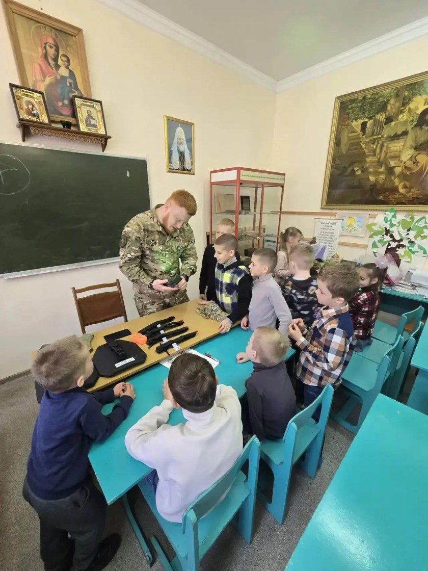 Ветеран СВО провел практическое занятие для воспитанников воскресной школы в Красногорске