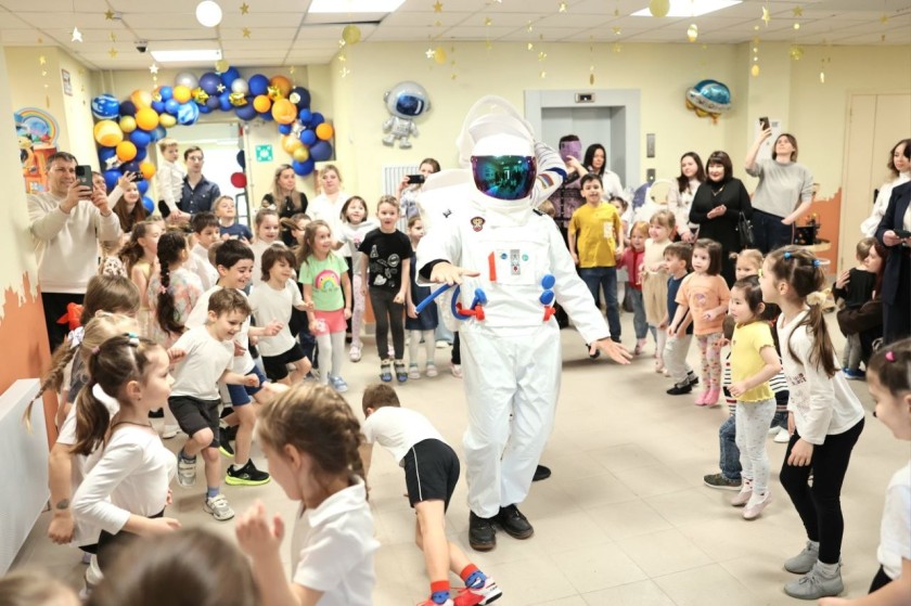 Дмитрий Волков открыл новый детский сад в ЖК «Опалиха О3» в преддверии Дня космонавтики