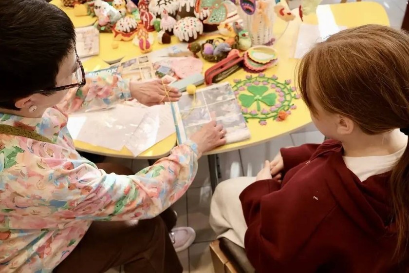 В Красногорске в культурном центре «Архангельское» прошёл мастер‑класс «Пасхальный цыплёнок»