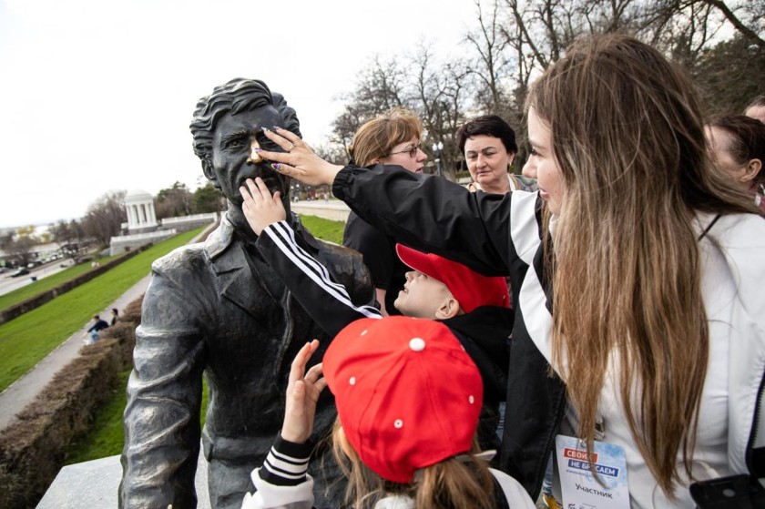 Стартовал юбилейный, пятый сезон совместного социально-патриотического проекта Государственного фонда «Защитники Отечества» и Российских железных дорог «Своих не бросаем!»