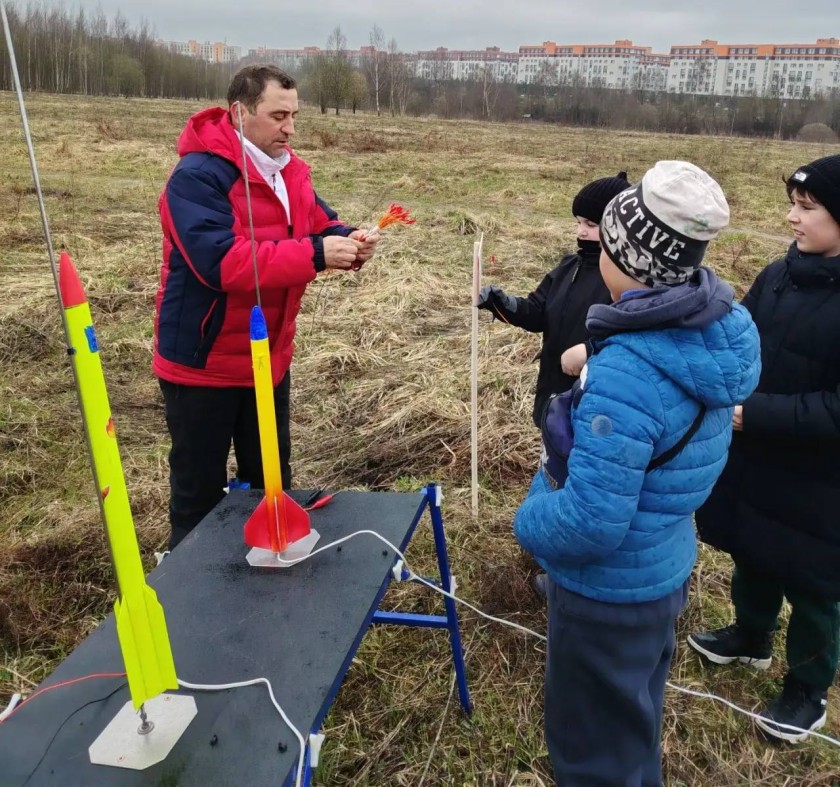 В Красногорске отметили День космонавтики запуском моделей ракет