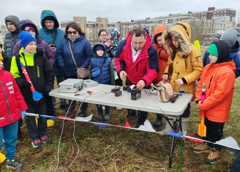 В Красногорске отметили День космонавтики запуском моделей ракет