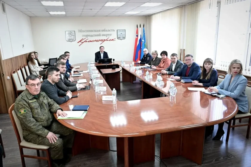 Дмитрий Волков принял участие в совещании Губернатора по вопросам паводков, пожарной безопасности и общественного транспорта