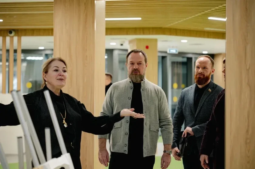 Сергей Колунов посетил новый корпус школы №18 в микрорайоне «Изумрудные Холмы»