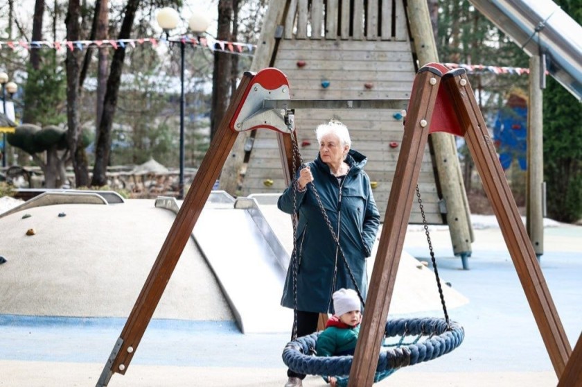 Дмитрий Волков проверил подготовку детского городка «Сказочный» к летнему сезону