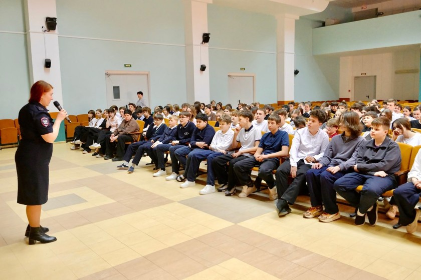 Учащимся школы №18 напомнили о важности соблюдения правил безопасного поведения на железной дороге