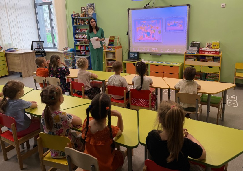 Увлекательный урок безопасности: дошкольники Красногорска осваивают правила дорожного движения