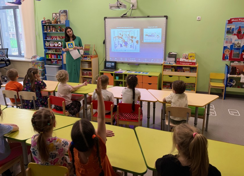 Увлекательный урок безопасности: дошкольники Красногорска осваивают правила дорожного движения