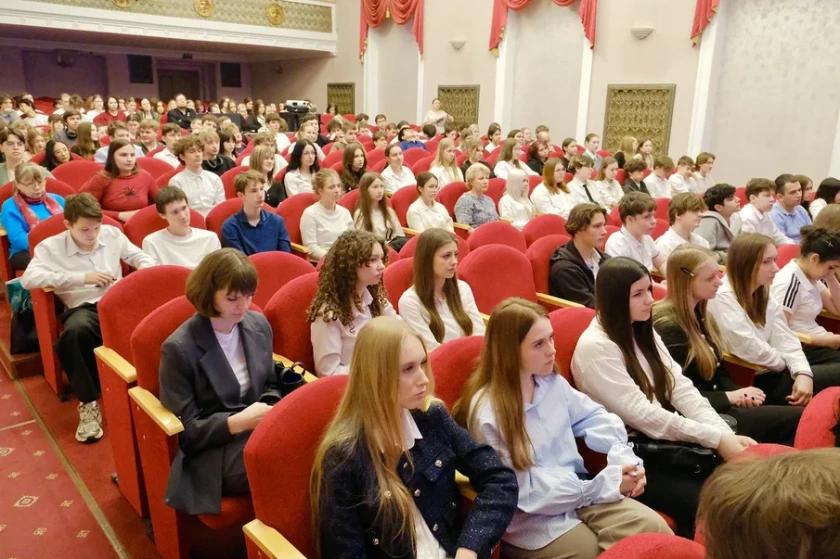 Красногорские школьники встретились с бывшим генеральным консулом РФ в Гданьске