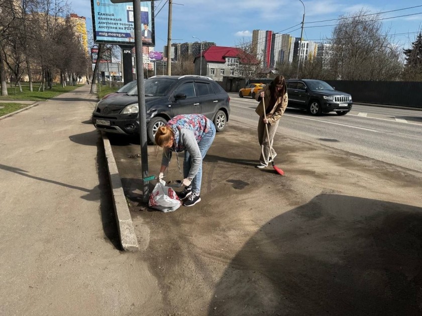 В поликлинике имени Л.Ф. Смуровой прошел весенний субботник