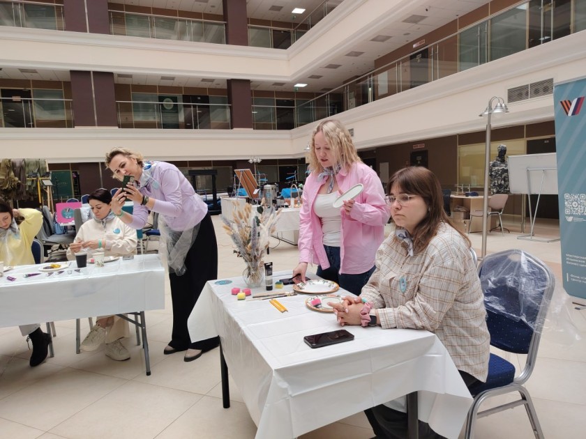 В Красногорске прошел творческий мастер-класс для близких бойцов СВО