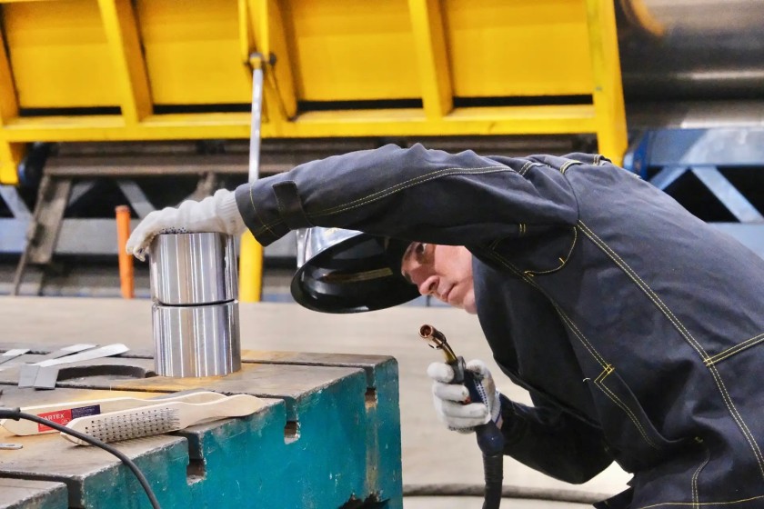 На базе машиностроительного завода «Бецема» прошел конкурс «Лучший по профессии» среди сварщиков