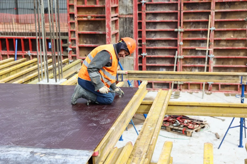 Дмитрий Волков рассказал о ходе реконструкции гимназии №7 в Красногорске