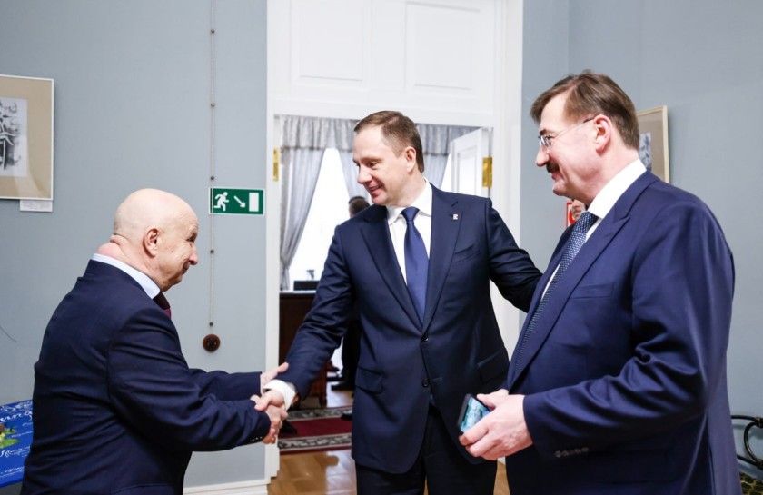 Дмитрий Волков поздравил Совет депутатов Красногорска с 30-летием