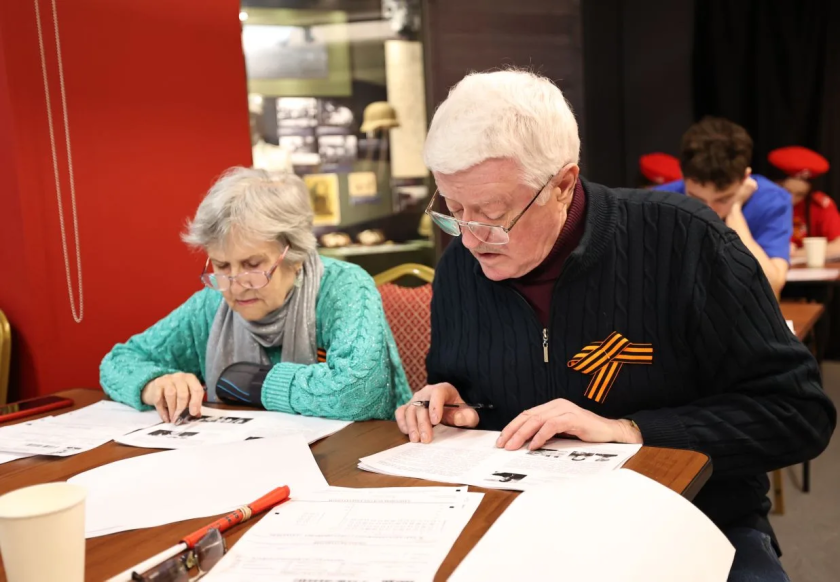 Дмитрий Волков принял участие в «Диктанте Победы» в преддверии 81-й годовщины Великой Победы