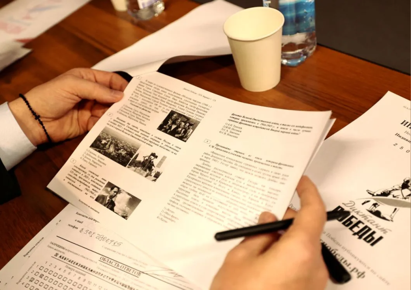 Дмитрий Волков принял участие в «Диктанте Победы» в преддверии 81-й годовщины Великой Победы