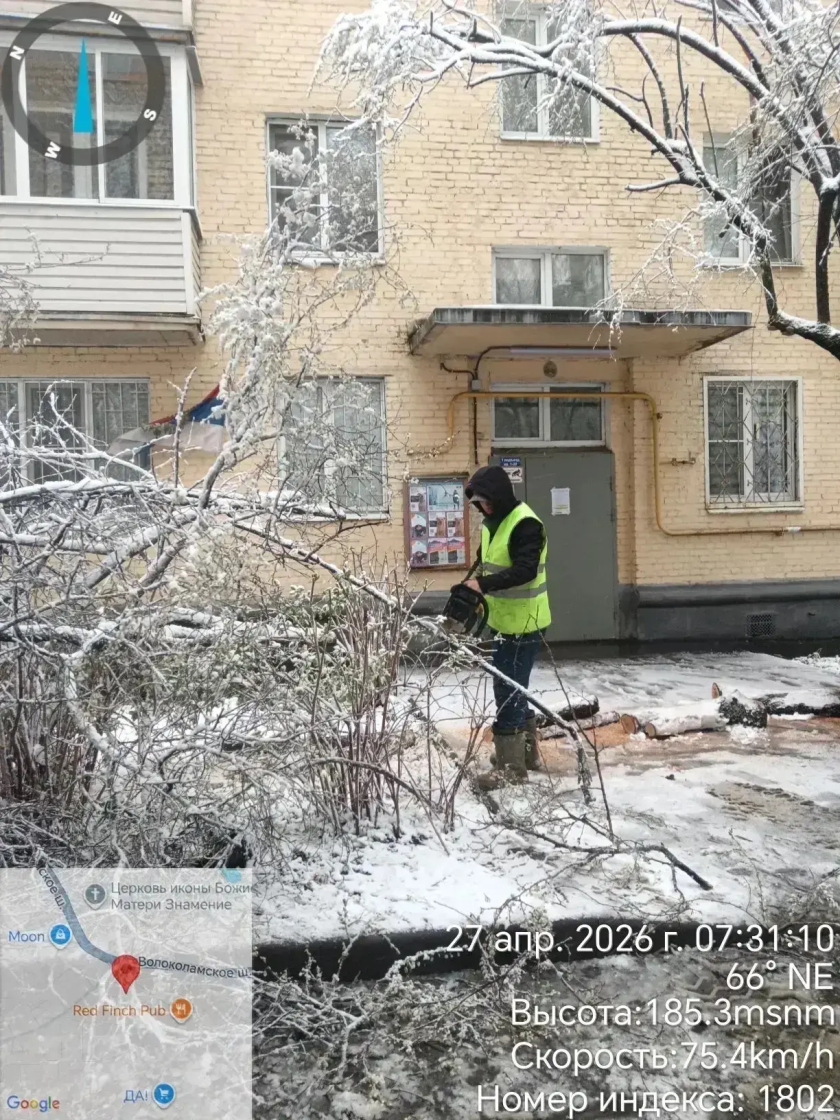 В Красногорске коммунальные службы ликвидируют последствия снегопада