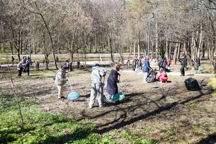 Дмитрий Волков принял участие во Всероссийском субботнике в Красногорске