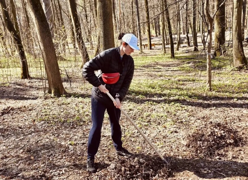 Сотрудники компании «Водоканал «Павшино» и Дворца культуры «Подмосковье» приняли участие во Всероссийском субботнике в Красногорске, на территории у «Зеленого театра» в Городском парке