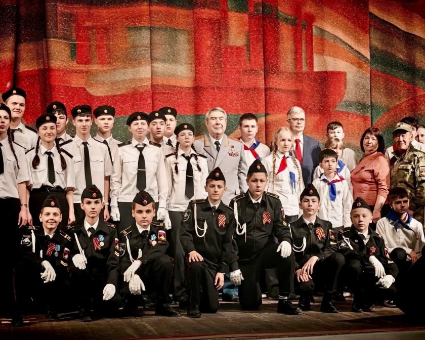 На фестивале «Фронтовая землянка» в Волгоградской области наградили директора лицея № 1 из Нахабино