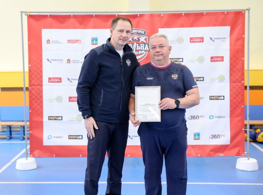 Дмитрий Волков вручил награды призерам Единой школьной лиги в гимназии №5