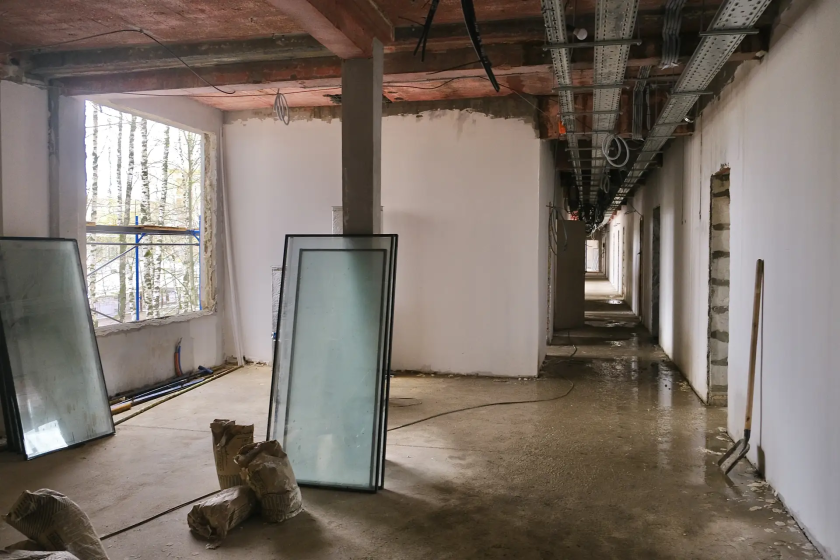 В Красногорске продолжается капитальный ремонт здания гимназии №2 на улице Кирова