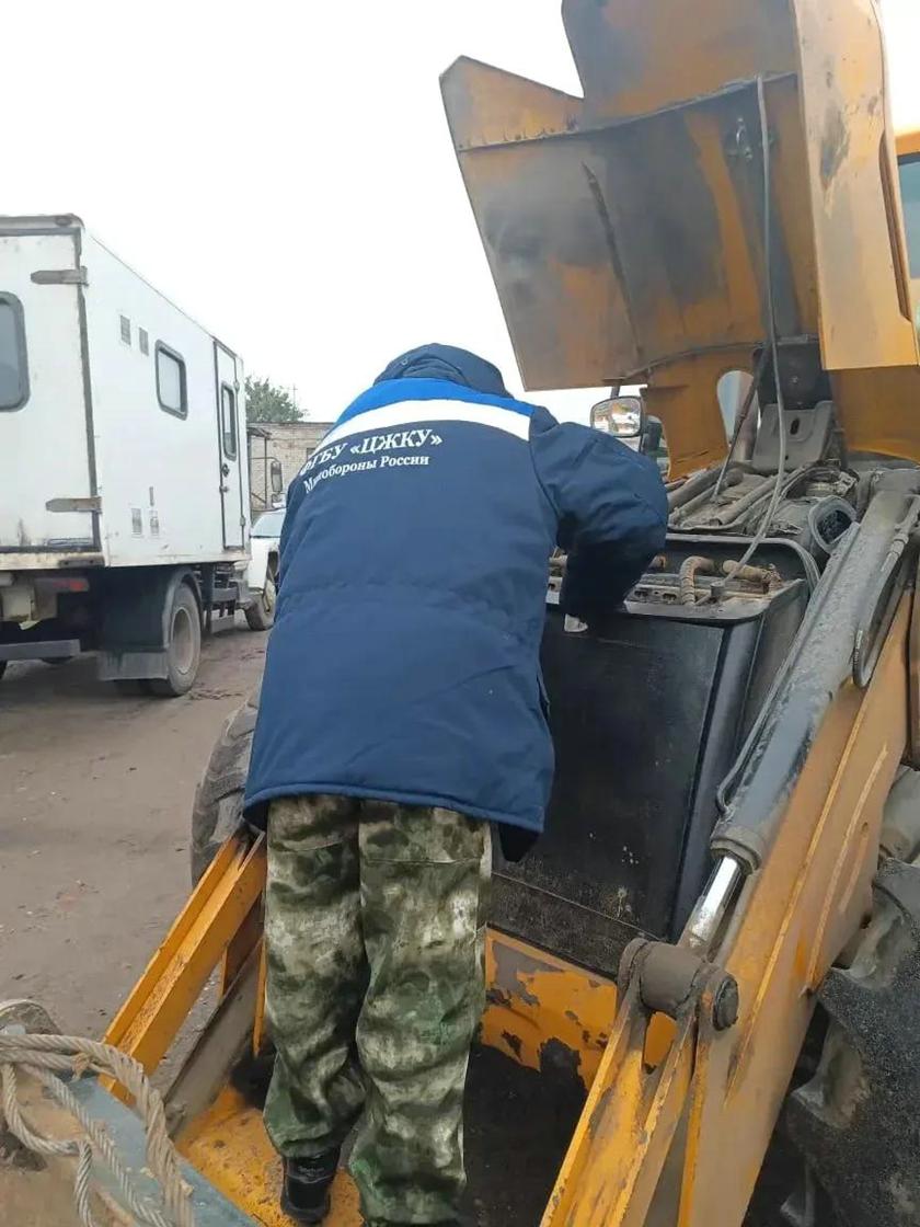 Коммунальщики Московского военного округа завершают перевод автомобильной и специальной техники на летний режим работы