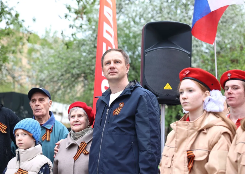 Дмитрий Волков принял участие в высадке «Сада памяти» в Яблоневом сквере Красногорска