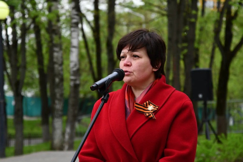 Торжественный митинг у памятника погибшим воинам Красногорского механического завода