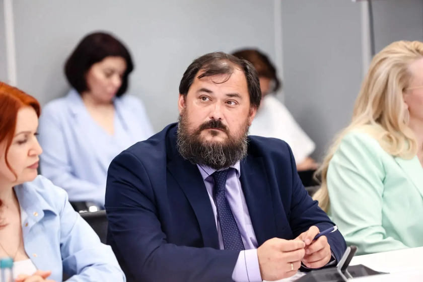 Дмитрий Волков принял участие в круглом столе «Здоровая семья Подмосковья» в Детском научно-клиническом центре им. Л.М. Рошаля