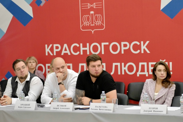 Пять месяцев в делах: красногорские общественники отчитались о гуманитарных отгрузках и взяли под контроль экологию города