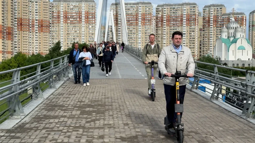 В городском округе Красногорск, сотрудники Госавтоинспекции совместно с общественниками продолжают проводить  профилактические рейды «Безопасная мобильность», направленный на обеспечение безопасности дорожного движения среди пеших участников дорожного дви