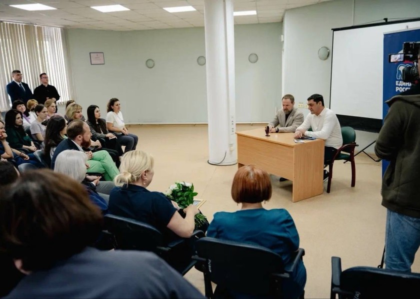 Сергей Колунов поздравил коллектив лучшей женской консультации Подмосковья в Красногорске и предложил ввести бесплатный проезд для беременных