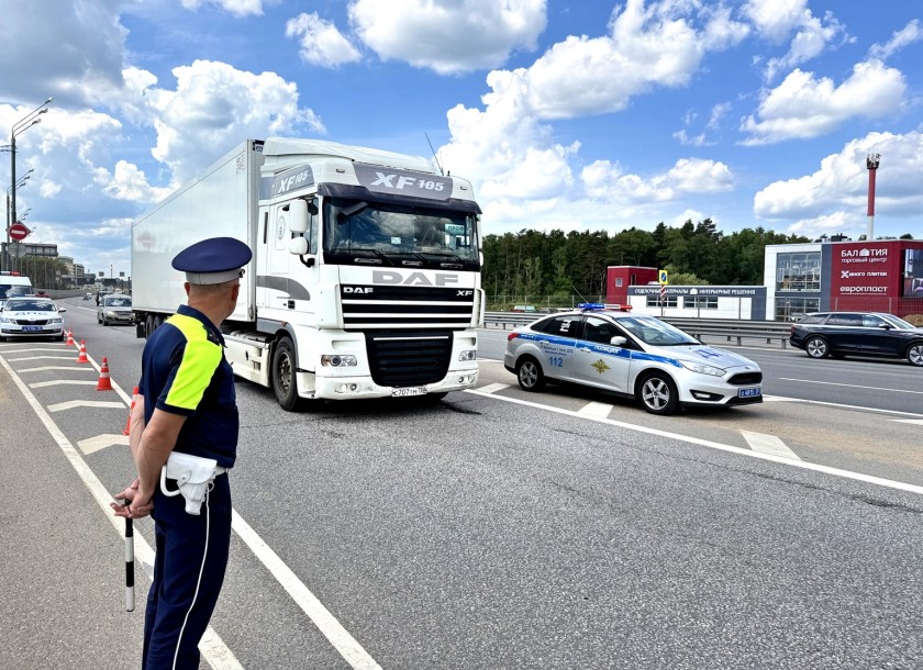 Госавтоинспекция усиливает контроль за большегрузным транспортом 