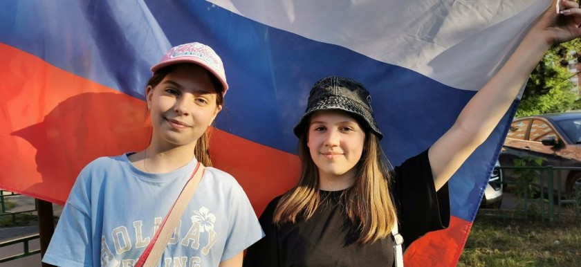 В Путилково на Площади любви состоялся праздник «Россия, мы дети твои!»