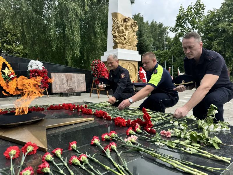Госавтоинспекторы в Красногорске приняли участие в акции «Никто не забыт, ничто не забыто»
